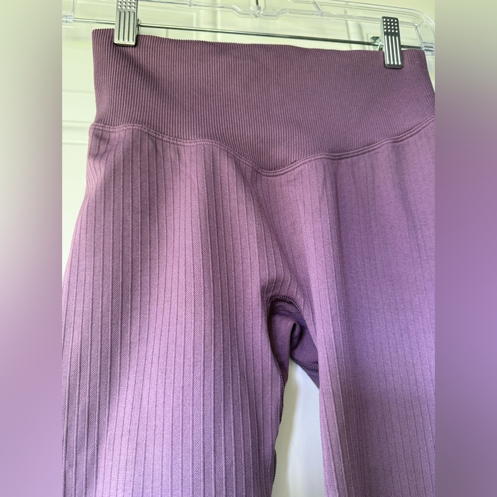 VS PINK Active Ribbed Ombré Leggings - Picture 7 of 7